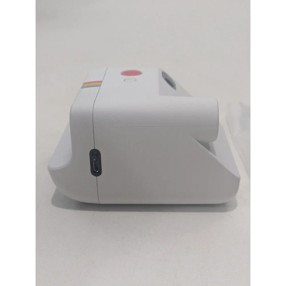 Polaroid go instant